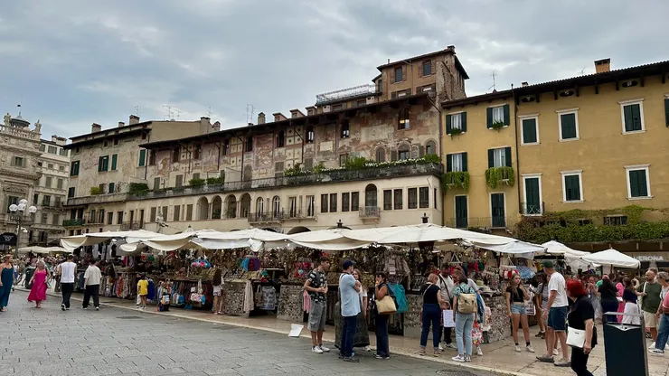 維洛納古城區的街道