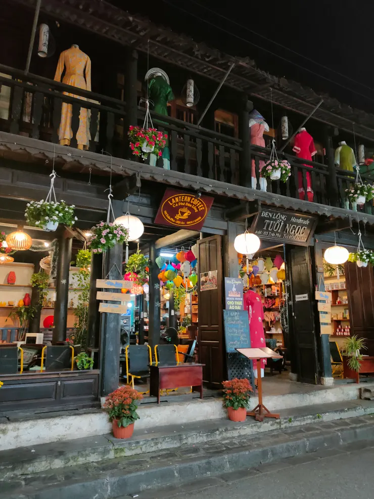 餐後咖啡每天都可以換一間