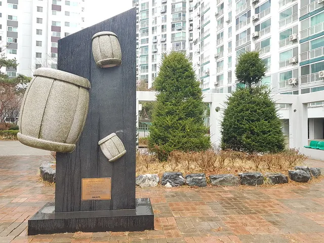 皇冠啤酒工廠舊址紀念碑