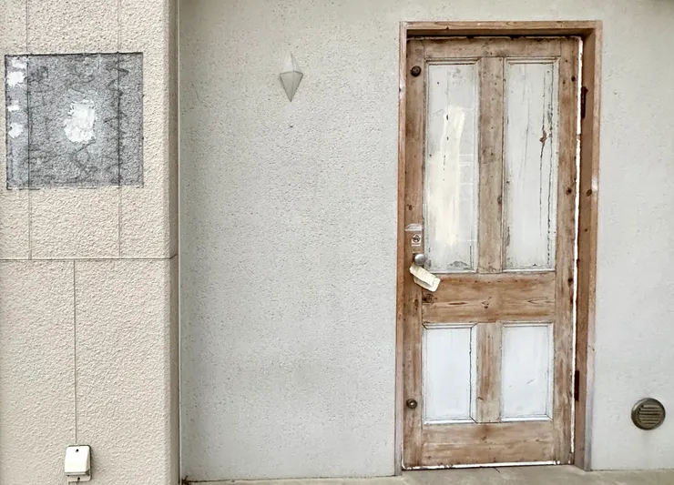 沒有招牌的《珈琲kou》門口