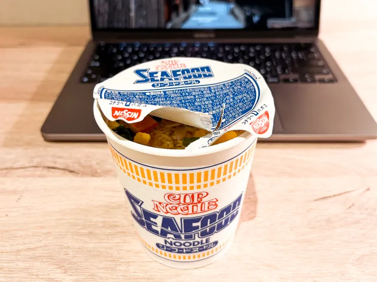 雖然很普通，但我來日本一定會吃日清杯麵