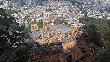 [台北旅遊]台北市南區一座八仙足跡傳說遺留的山岳，四通八達路