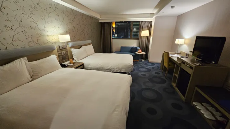 高雄福容大飯店房間的地毯花色很可愛很好看!