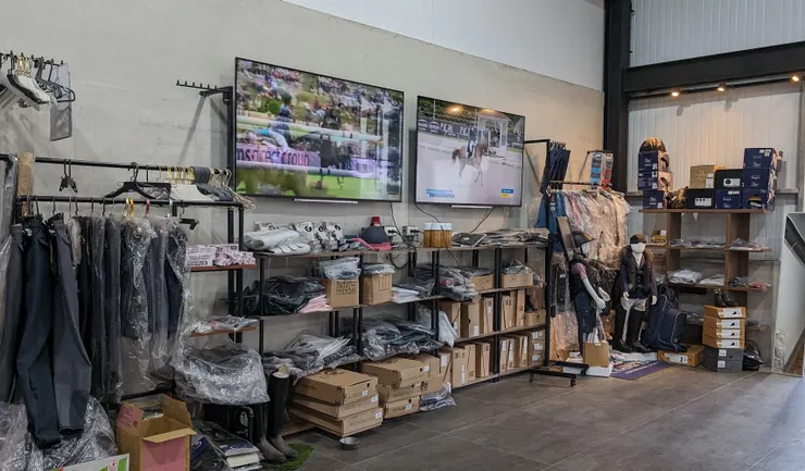 部分馬場也可以買馬具 | 葛瑞絲馬場