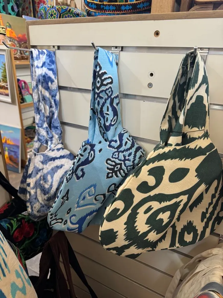 烏茲別克花紋手拿包，超可愛