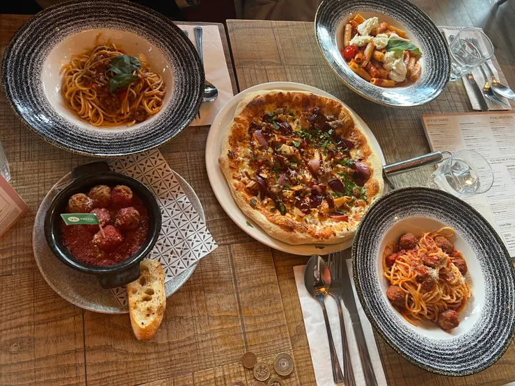 當時午餐沒想到要自己煮就在外頭吃連鎖