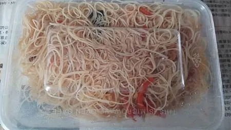 [基隆美食]當天現做現賣的三小姐油飯鍋貼，經營三十年的老店，