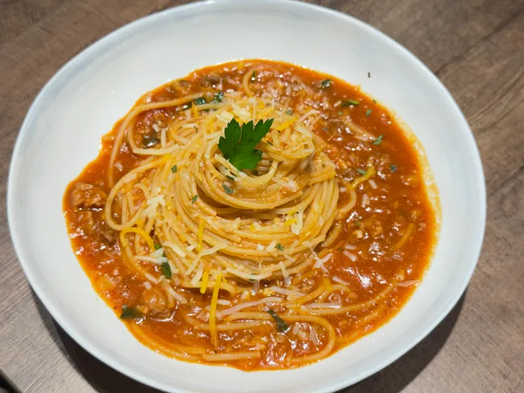 經典肉醬義大利麵   208元