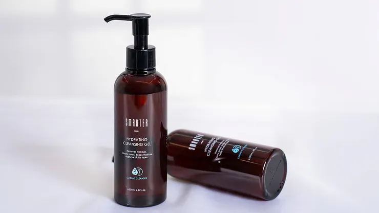 圖說：超能淨顏洗卸凝露，洗卸一瓶搞定，是懶人的救星。（圖/SMARTER詩嫚特）