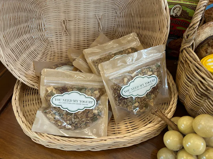 YOU NEED MY YOGURT的格蘭諾拉