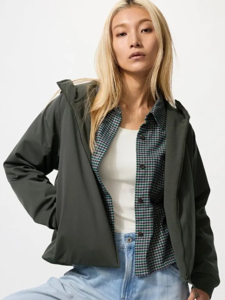 ▲479697 女裝 防風刷毛雙面連帽外套 售價 NT$1,490