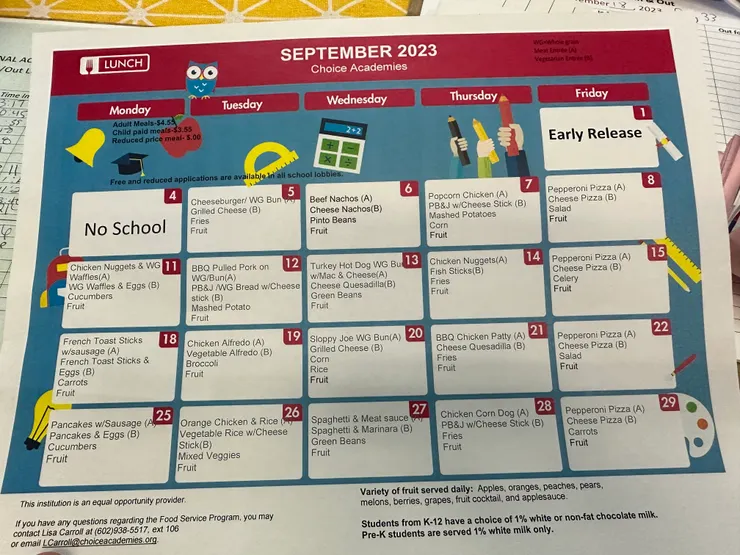 9月菜單，餐點分成A、B二種，B餐是素食餐，吃素的觀念在國外也非常流行~