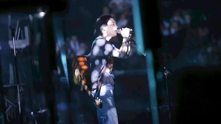 via 優里's Instagram