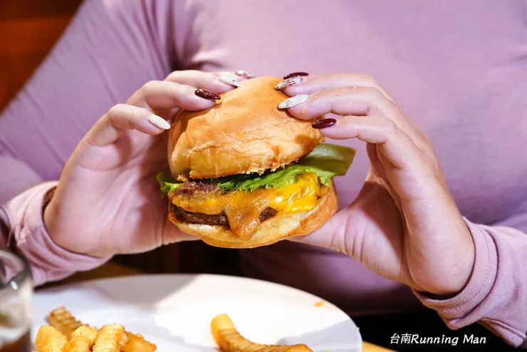 高雄美式餐廳早午餐食記分享!米奇諾美式餐廳讓我一秒飛出國,享