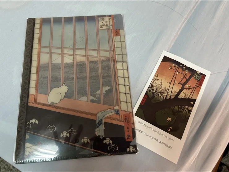 我買了資料夾,還送一張書籤