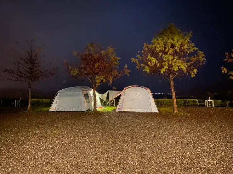 手牽手,相親相愛