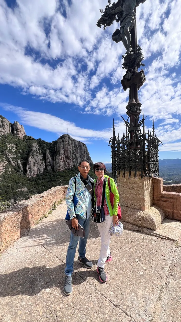 遇到虔誠的信徒幫忙拍合照