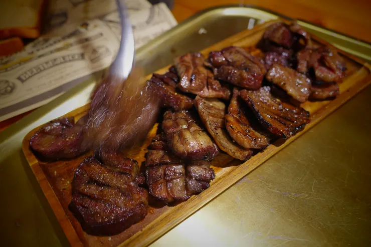 超厚牛舌、極致美味!