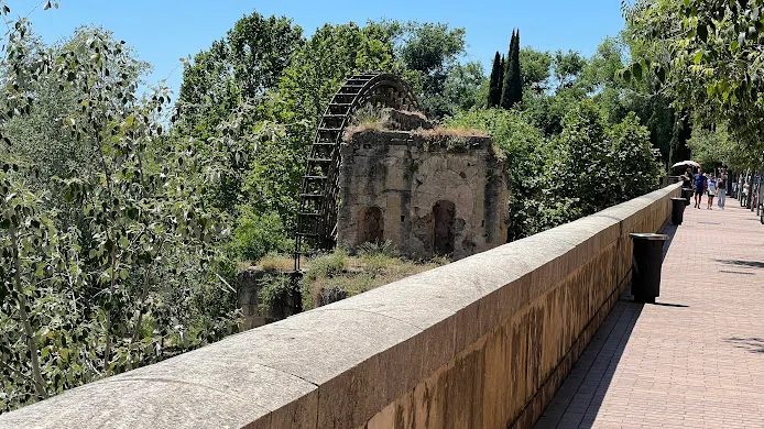 瓜達幾維爾河沿岸有中世紀水車