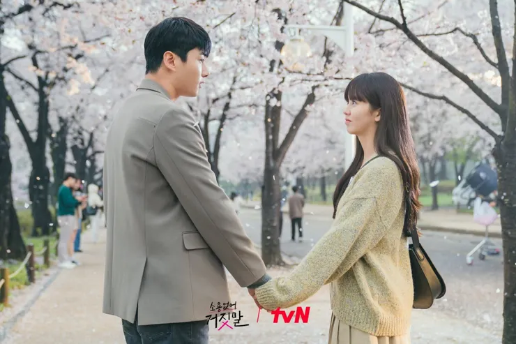過去的穆率熙與李康民。(圖: tvN)