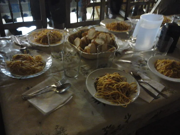 朝聖者一起準備的餐點