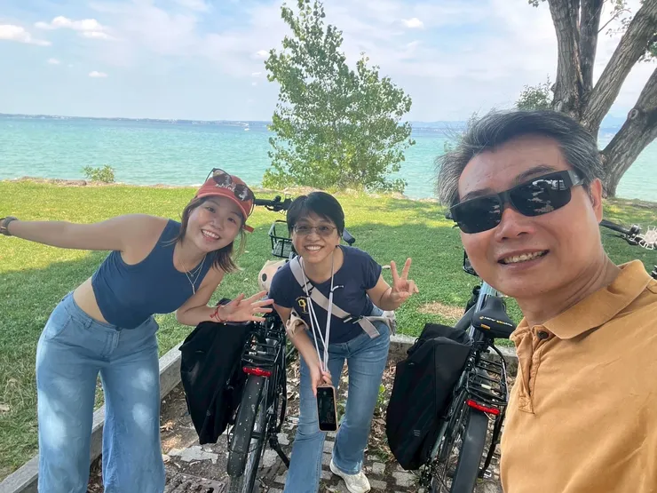 第一次騎電動腳踏車，輕快舒暢