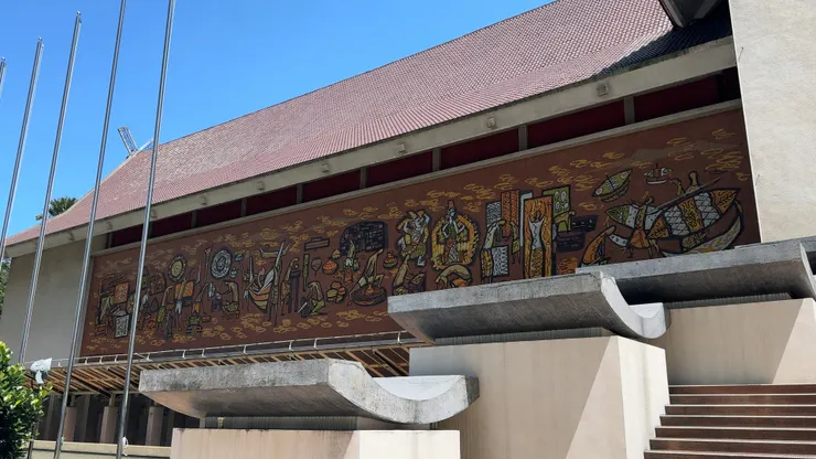 門口的壁畫很漂亮