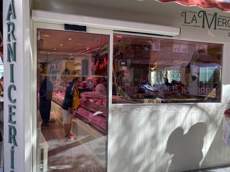 市場外的商店也好好逛