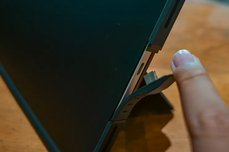 採用Type-C連接iPad，低延遲👍