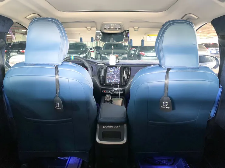 全包式的訂製椅套，把XC60的原車座椅完整包覆