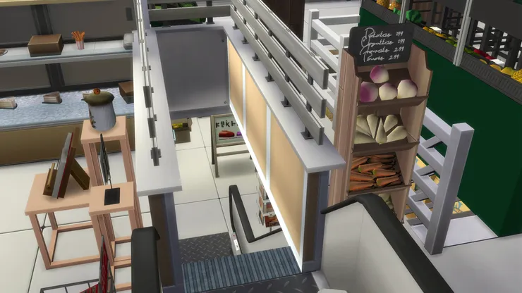 等等！扶手梯是向上的！