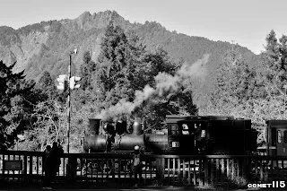 蒸機與塔山同框