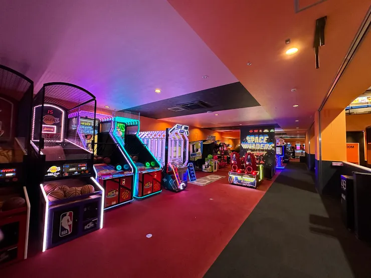 籃球機以及電子遊戲