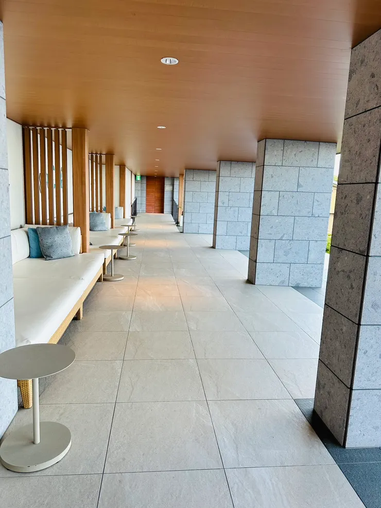 連接東西棟的走廊!