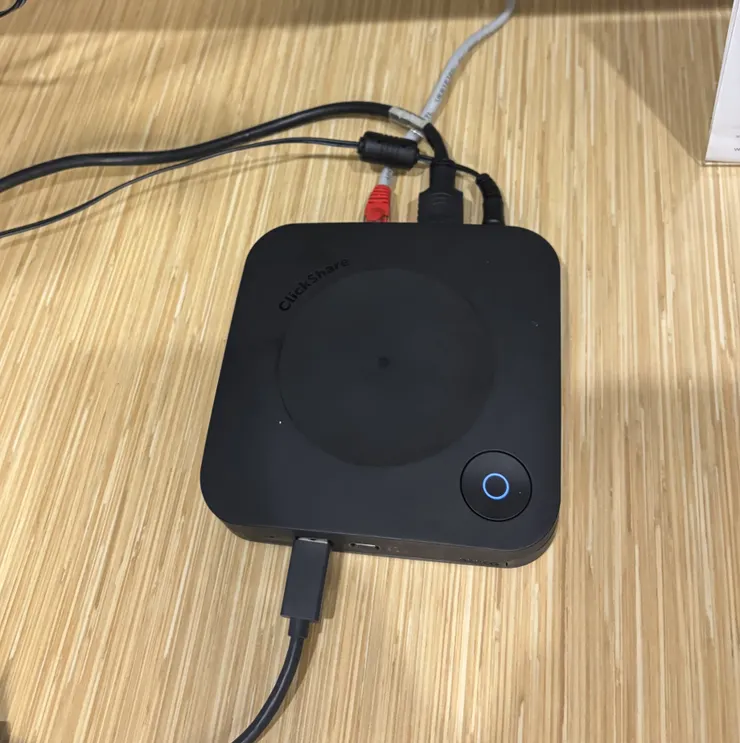 CX30連接方式_上方是HDMI和電源，下方是USB接上Video Bar