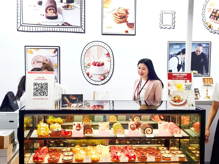 圖說：以白色的基底打造高質感甜點聖殿，新鮮優質的材料更帶來味蕾上的滿足，視覺味覺上加倍享受幸福感。（資料來源：LADY KELLY）