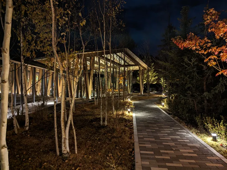 夜晚的輕井澤英迪格燈光設計非常美。