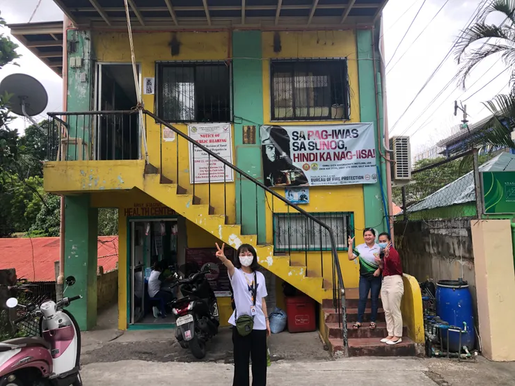 這是第一間，在學校旁邊，叫做Sta Cruz