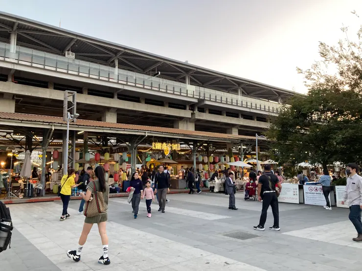 鐵鹿大街內的市集也可以逛逛