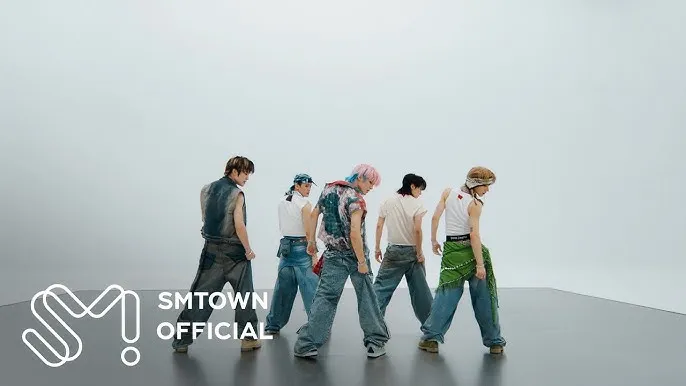 圖片來源：NCT U 엔시티 유 'Baggy Jeans' on YouTube