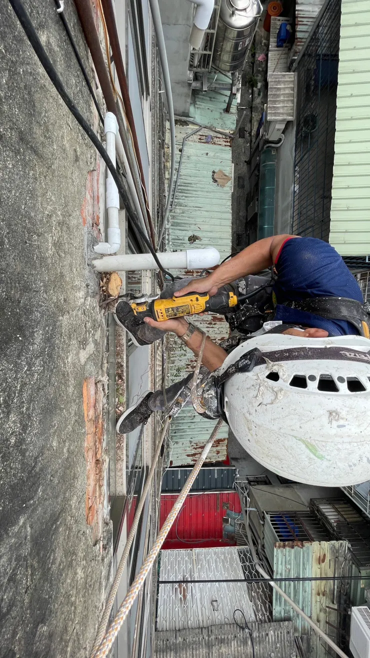 後陽台繼續清除作業