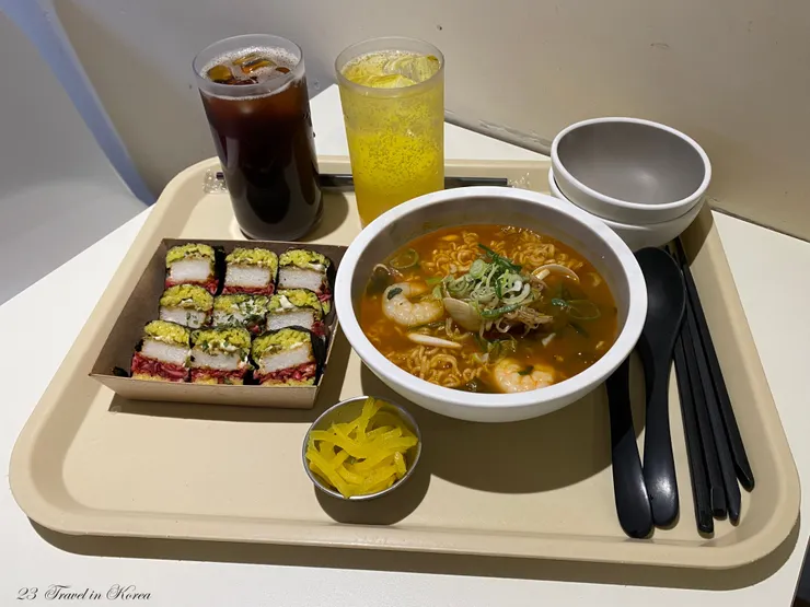 我們的午餐，之後再寫一篇跟大家分享！