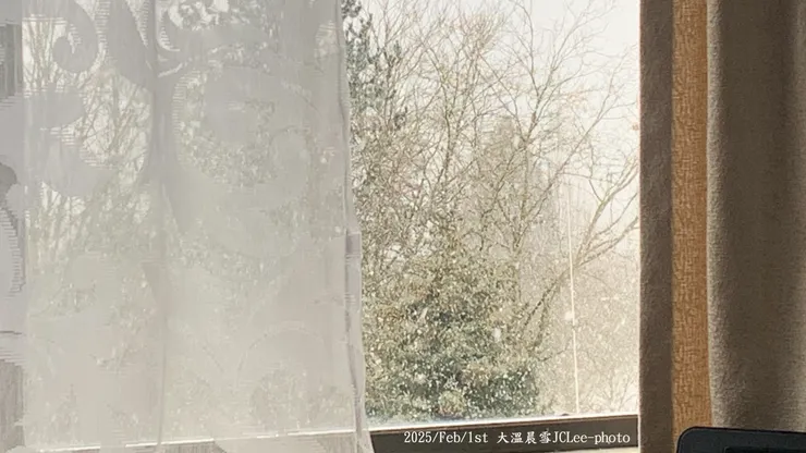 躺床就能觀景...好幸福~