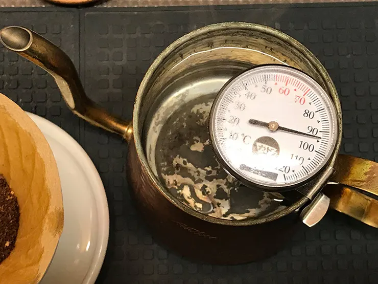 93度的相對高水溫手沖。