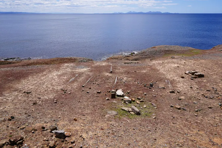 鐵軌遺跡(剩下的都被海浪衝下海裡了)