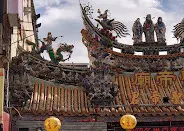 屋脊上交趾陶及剪黏藝術（圖片截圖於網路）