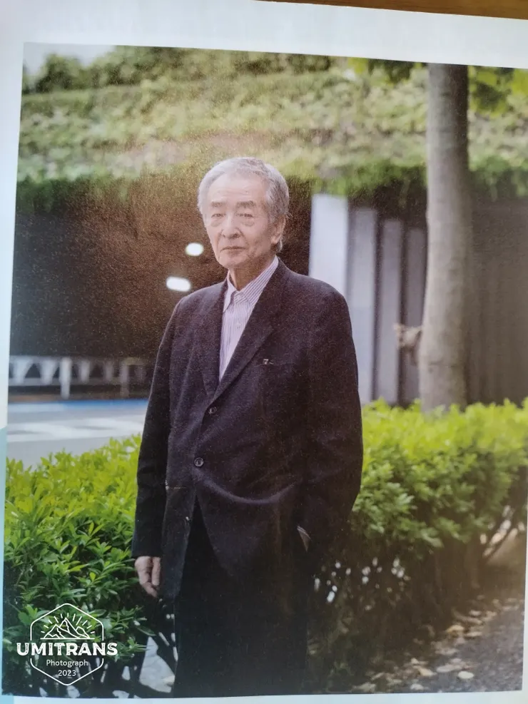 曾以 鎌倉のおばさん (鎌倉的阿姨)一書獲得1997年第25屆泉鏡花文學賞