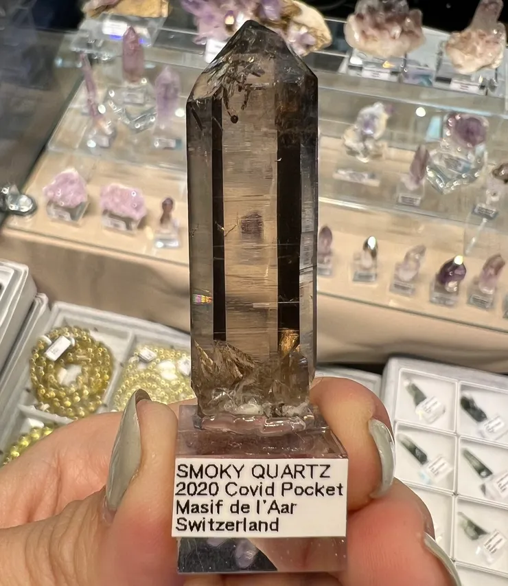 2020年的新礦袋開採的瑞士煙晶