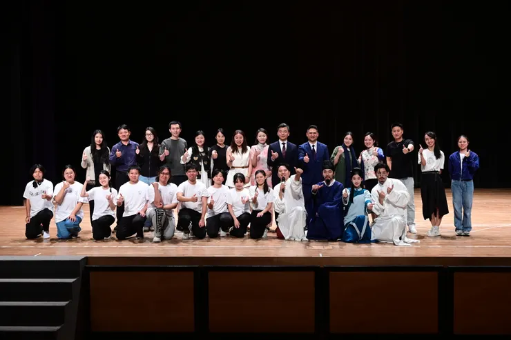 台前幕後及嘉賓合照留念