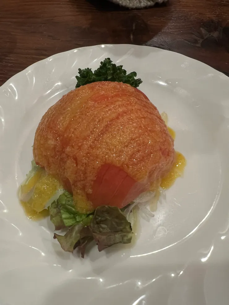 仙台牛舌～閣～蕃茄沙拉